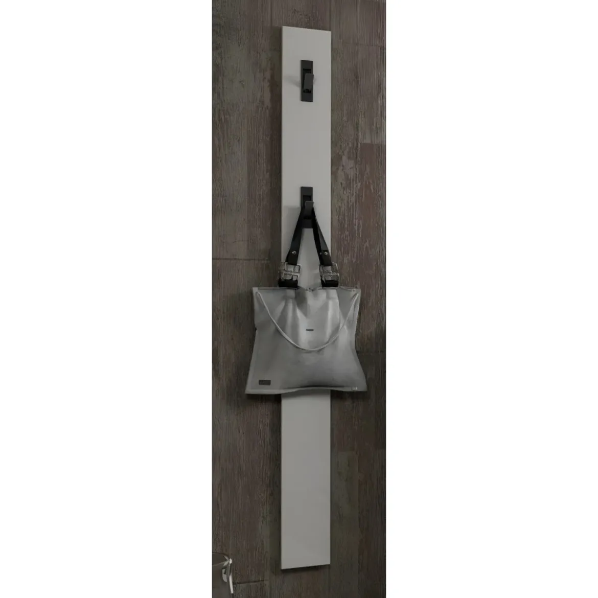 Appendiabiti da Parete Bianco 16x2x65 cm con Ganci in Ferro