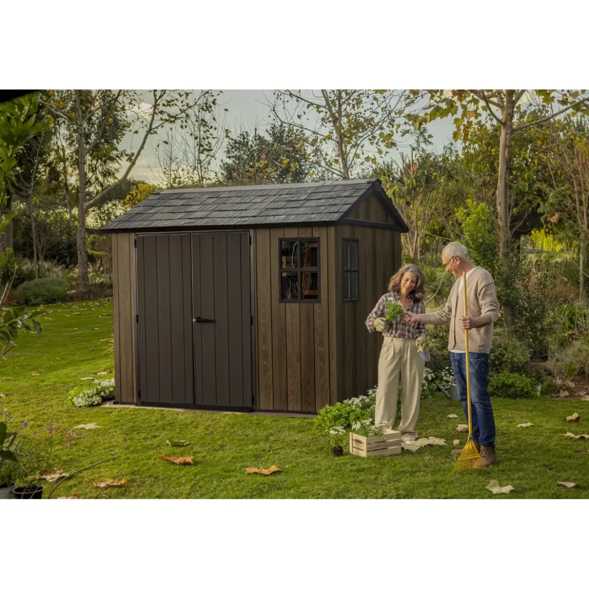 Keter Apex Casetta da Giardino in Resina Effetto Legno 287x230x246 cm