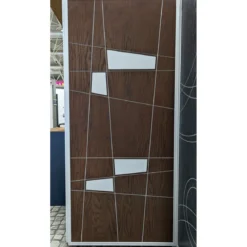 Pannello Trap per Porta Blindata Noce Pantografato con Inserti Moderni