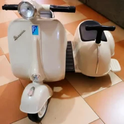 Piaggio Crema Vespa Mini con Sidecar Elettrica da Bambini a Batteria 6 V