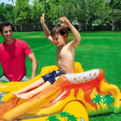 Piscina Gonfiabile Bambini Scivolo Canestro Spruzzatori 249x191x109 cm