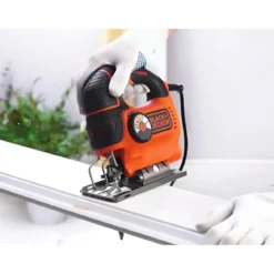 Seghetto Alternativo Black+Decker 550W Valigetta Taglio Legno Metallo