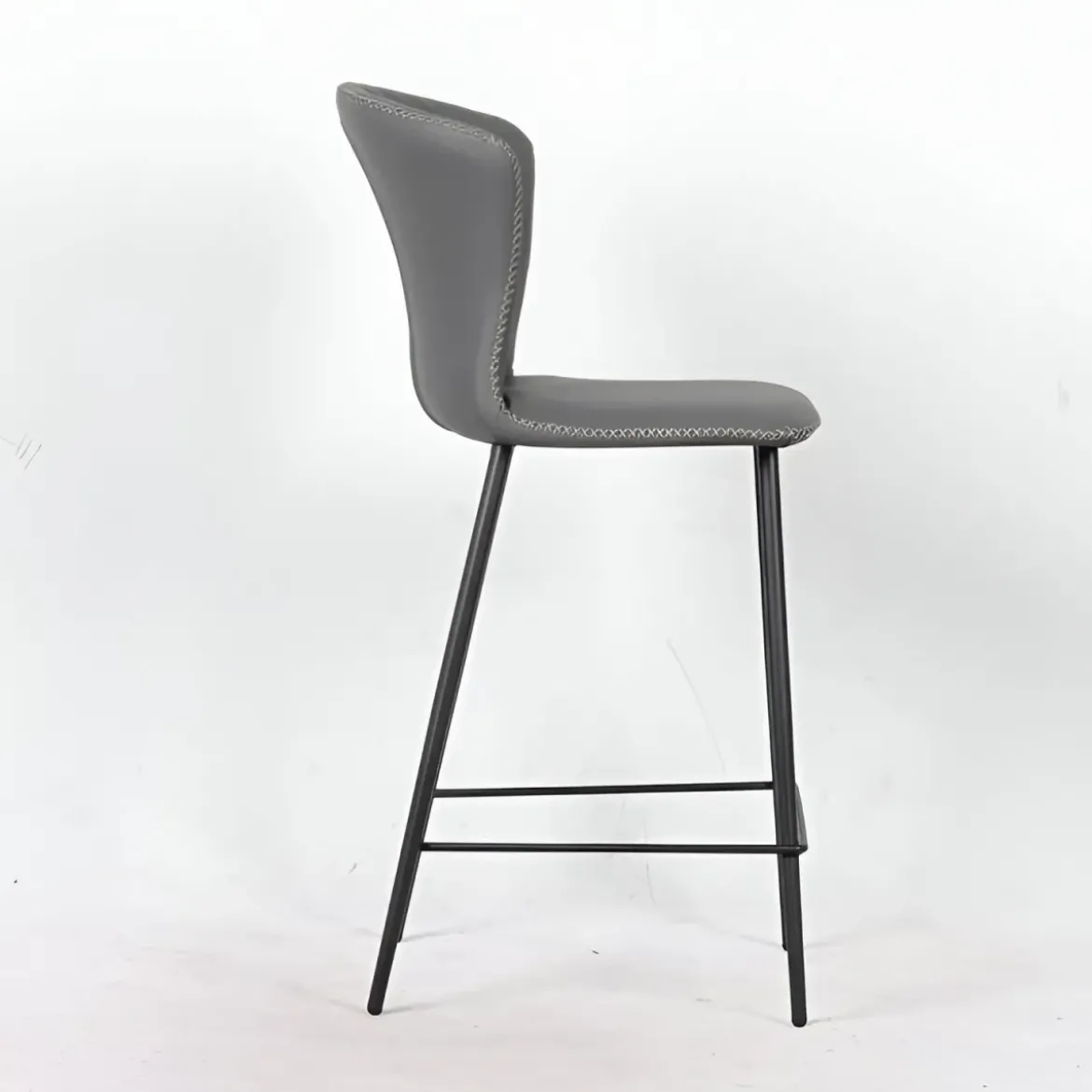 Set 2 Sgabelli Imbottiti in Ecopelle Antracite in Gambe Metallo Nere