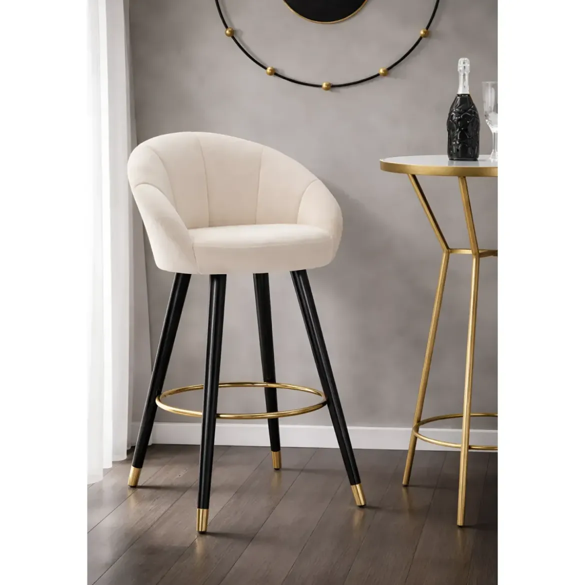 Sgabello da Bar Seduta in Velluto Crema con Gambe in Legno Nero Oro