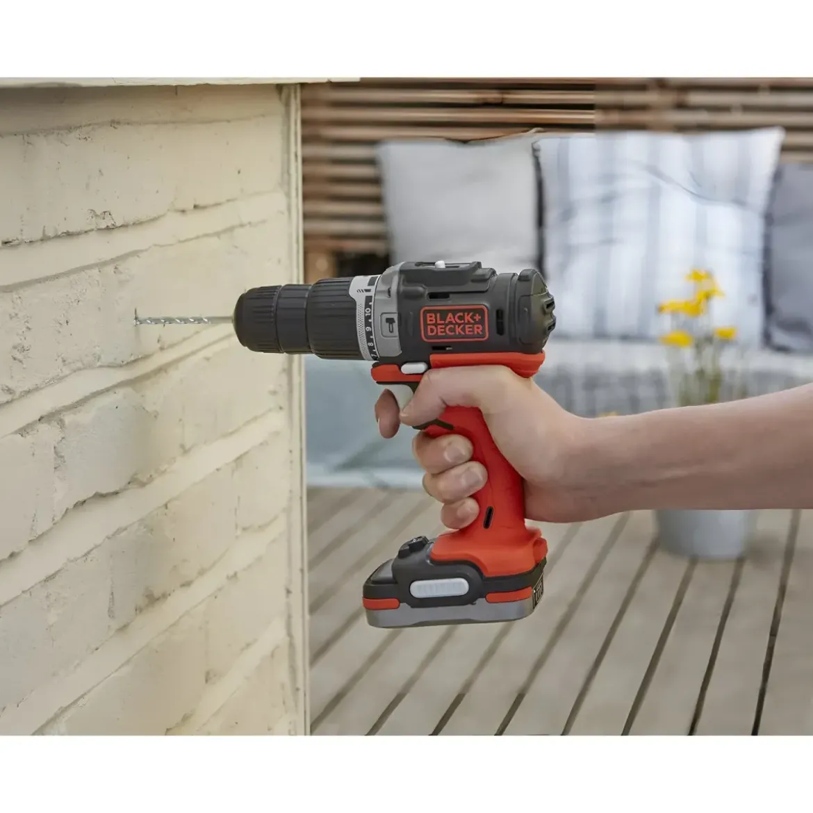 Trapano Avvitatore Black & Decker a Percussione 2V 1,5Ah LED con Borsa