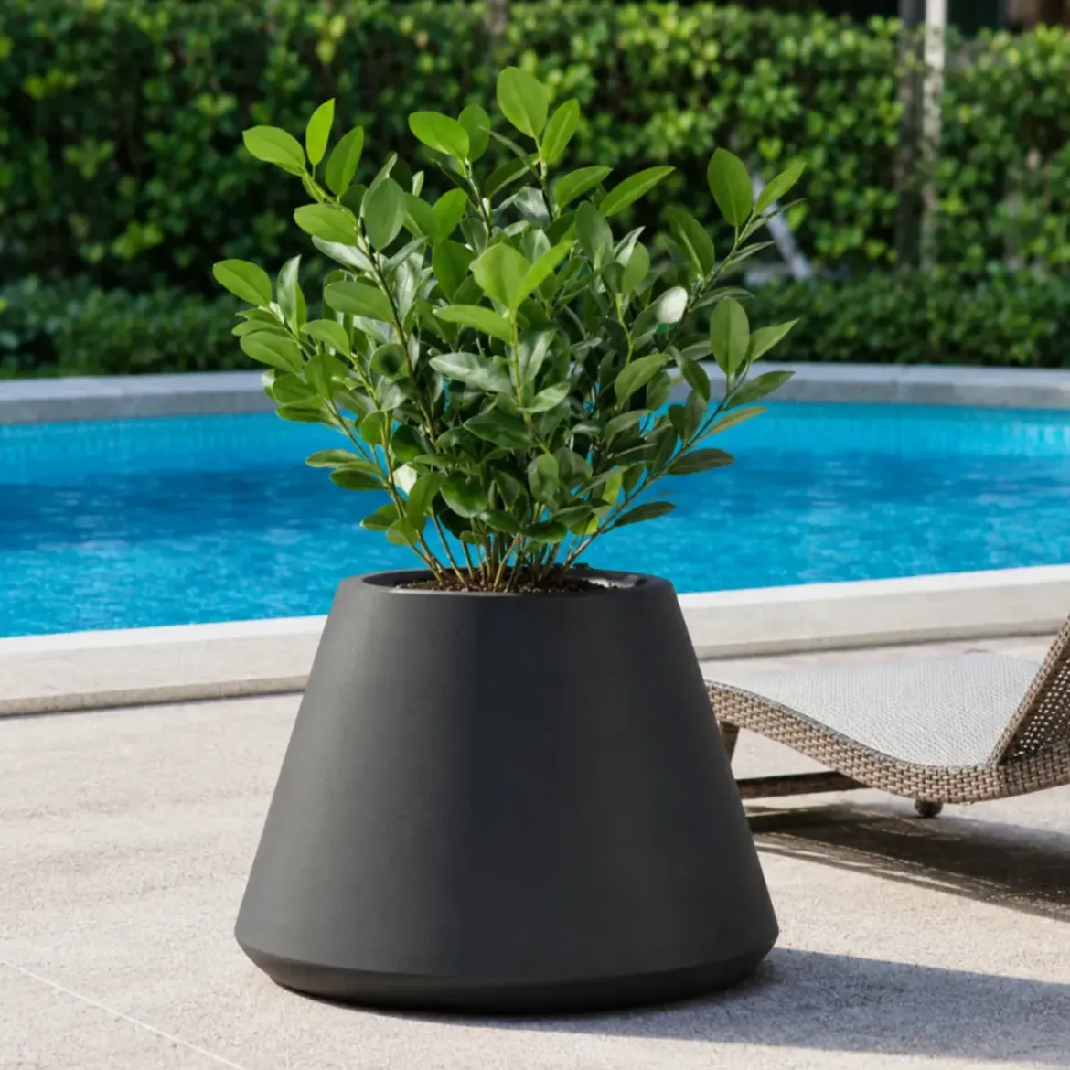 Vaso in Resina Antracite Rotazionale 60x35 cm Resistente Raggi UV